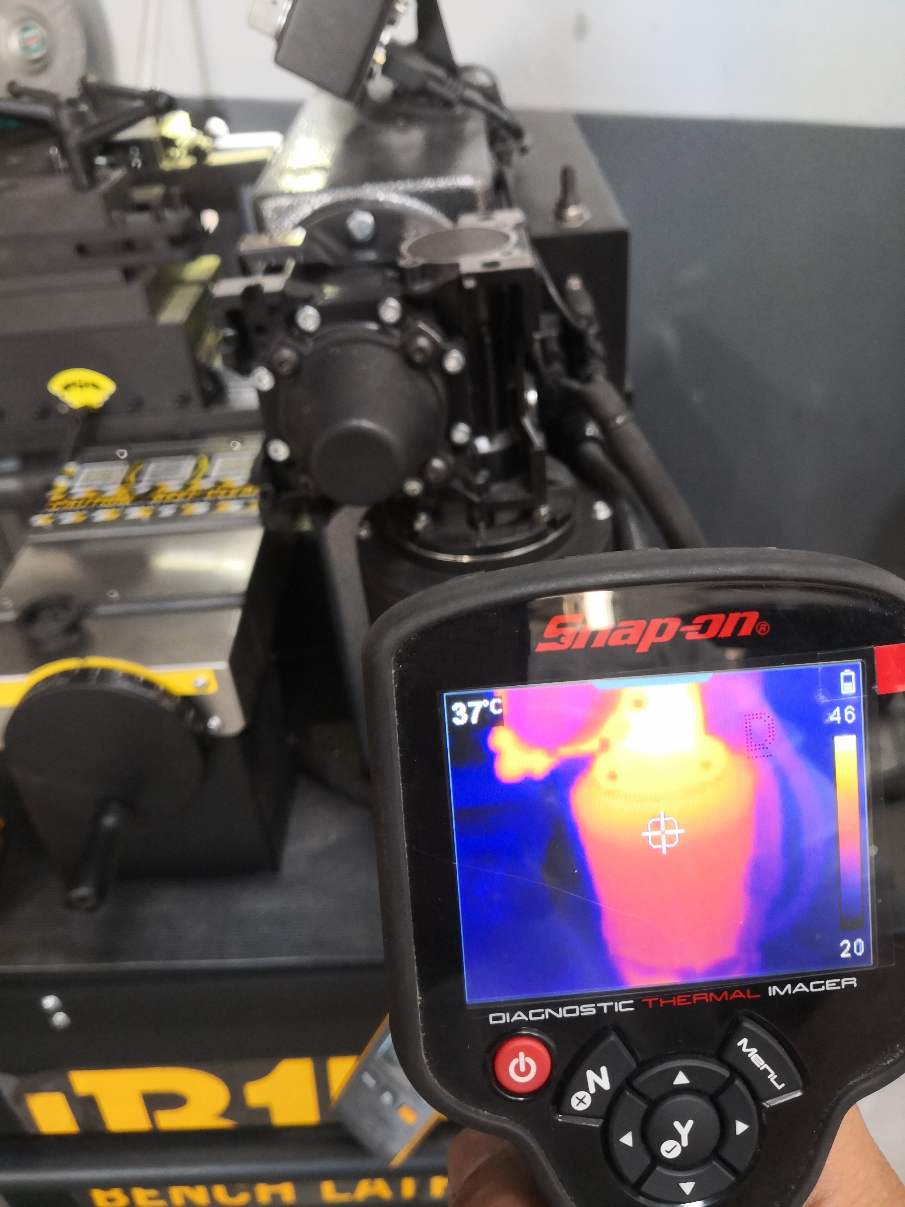 Servicio técnico especializado de Alfa Tec usando equipos de alta tecnología